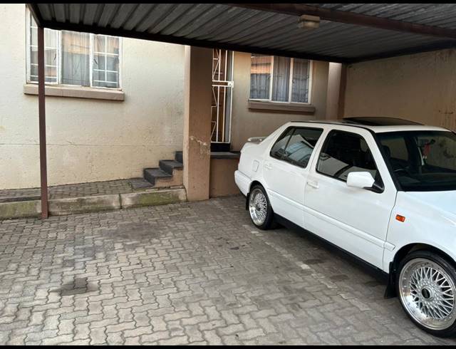 2 BEDROOM TOWNHOUSE FOR SALE IN ELSPARK